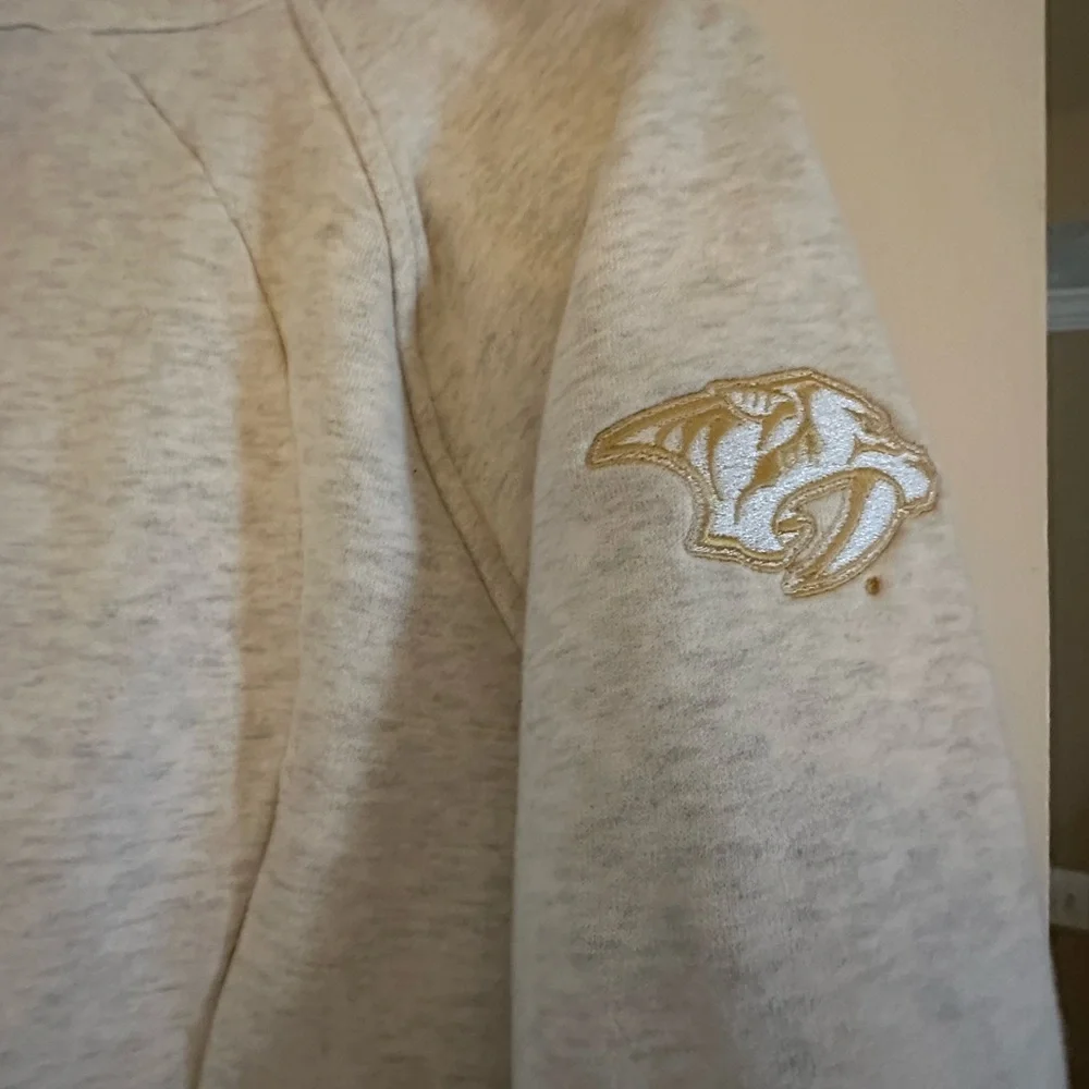 Lululemon Women's Cream Zip-Up Hoodie size 12
Predators logo - Picture 4 of 8